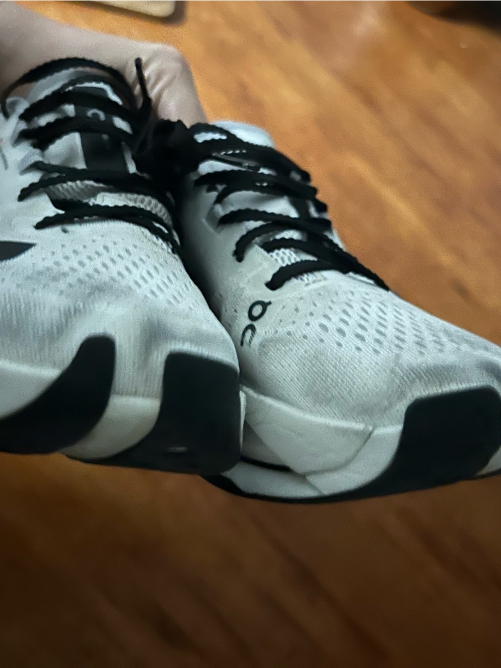 Hoka Women 7.5 sneakers - Picture 5 of 7